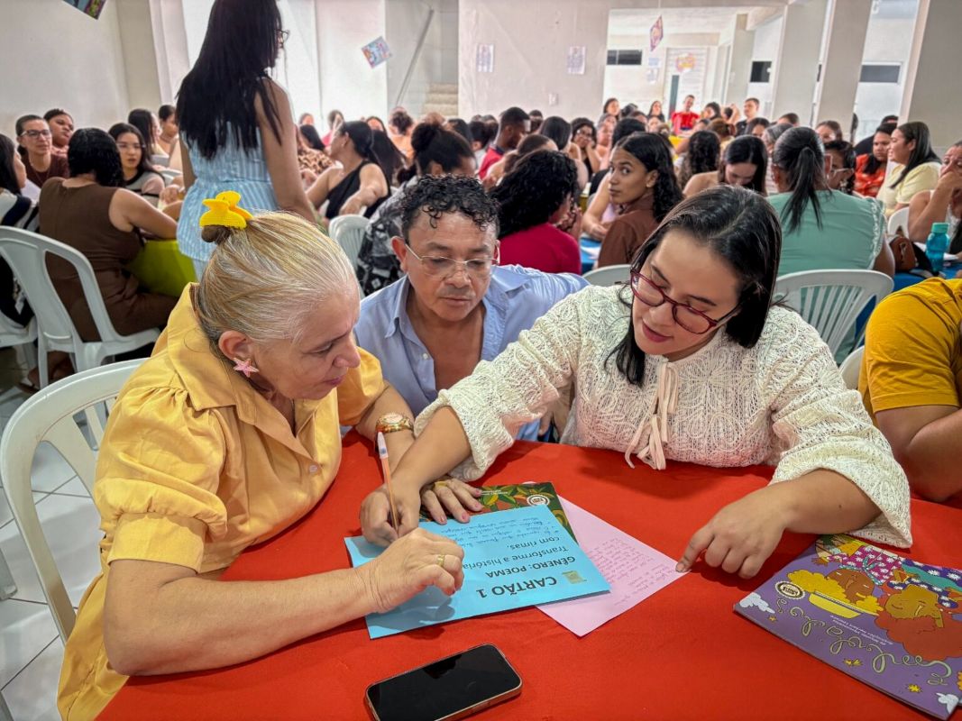 Do Papel à Vida: Quando a Sala de Aula se Torna um Estúdio de Criação